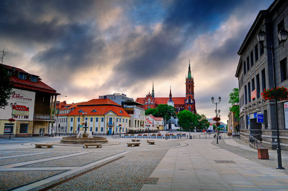 Biuro tłumaczeń Białystok | Szukasz tłumacza przysięgłego lub zwykłego w Białymstoku? Zleć tłumaczenie bez wychodzenia z biura lub domu | Tel: +48600004466