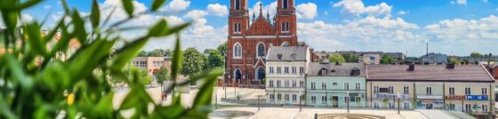 Widok starego kościoła w Kutnie w którym działa Biuro tłumaczeń Kutno