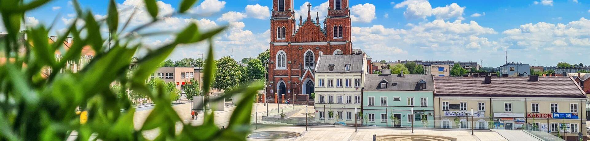 Widok starego kościoła w Kutnie w którym działa Biuro tłumaczeń Kutno