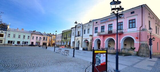 Rynek w Krośnie, mieście, w którym działa biuro tłumaczeń Krosno, Linguaforum.