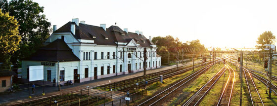 Dworzec kolejowy w Łukowie, gdzie działa biuro tłumaczeń Łuków.