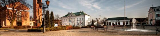 Zdjęcie przedstawia Plac Kościuszki w mieście, gdzie znajduje się Biuro Tłumaczeń Sochaczew.